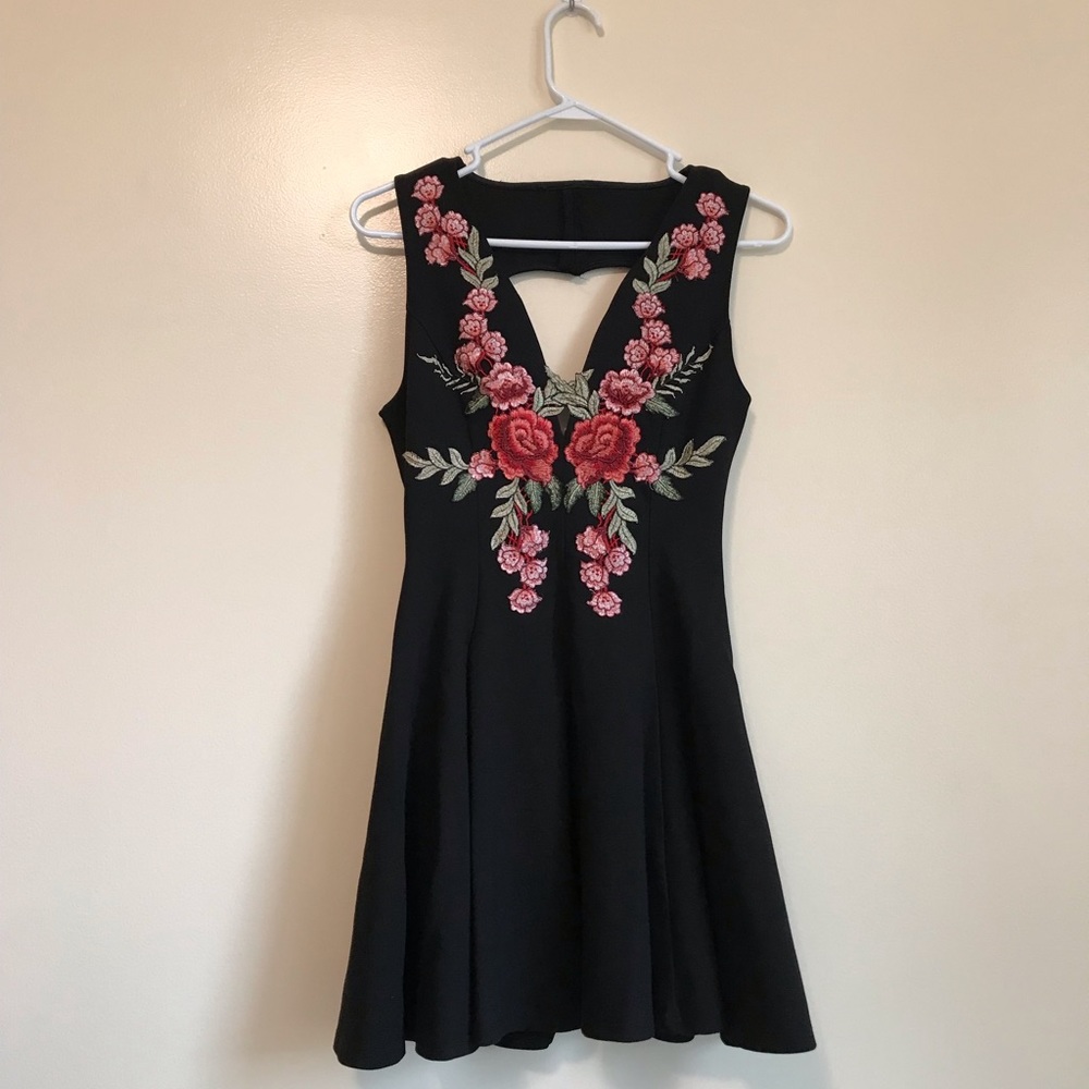 Forever 21 floral rose embroidered black dress